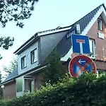Haus Sonnenschein Str 10 * Timmendorfer Strand