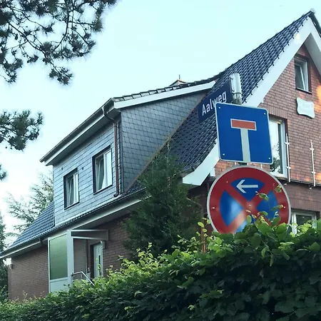 Haus Sonnenschein Str 10 * Timmendorfer Strand