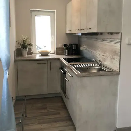 Apartment Haus Sonnenschein Str 10 *