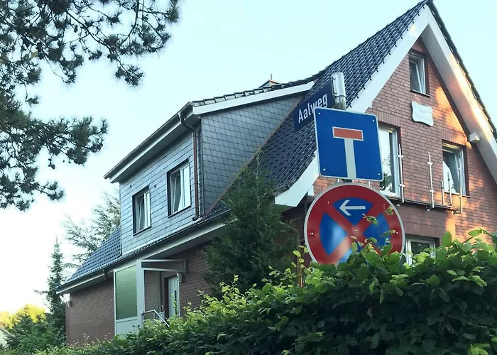 Haus Sonnenschein Str 10 * Timmendorfer Strand